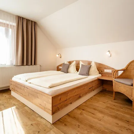 Gaestehaus Nemast Weissensee