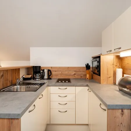 Gaestehaus Nemast Apartment Weissensee